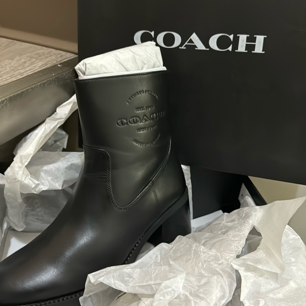 Brandnew Coach Corinna Leather Bootie